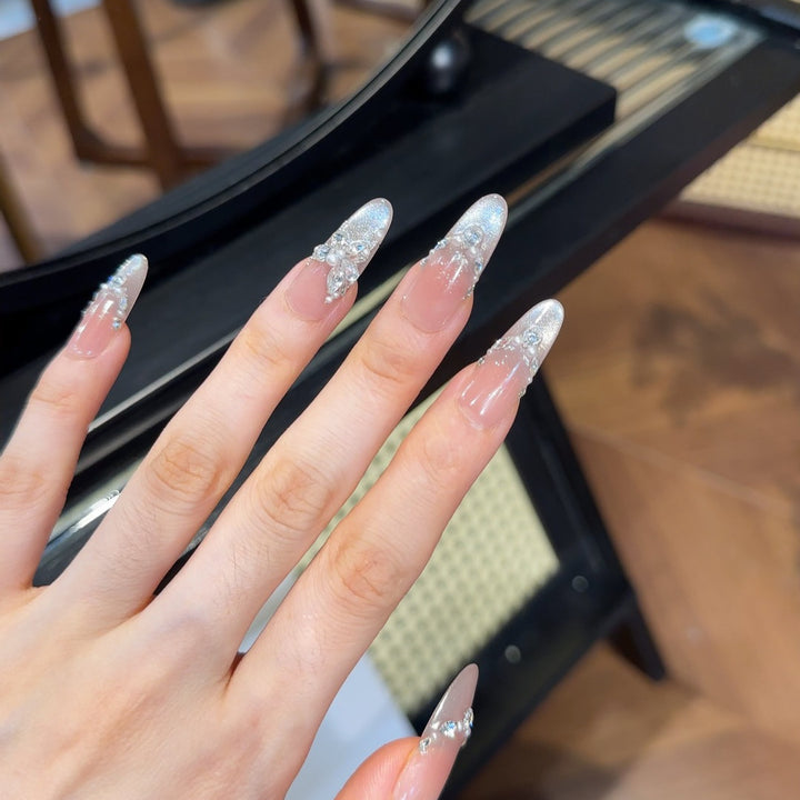 Decorative Rhinestone Press-On Nail Set Bowlift