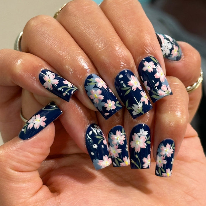 Artificial Nails in Floral Design Bowlift