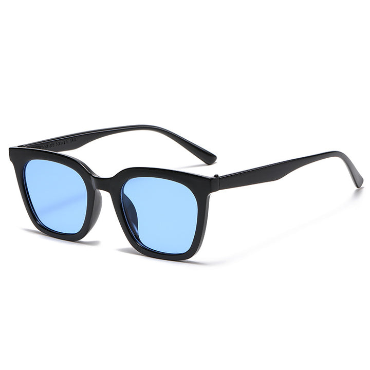 Ladies fashionable sunglasses in bold animal print Bowlift