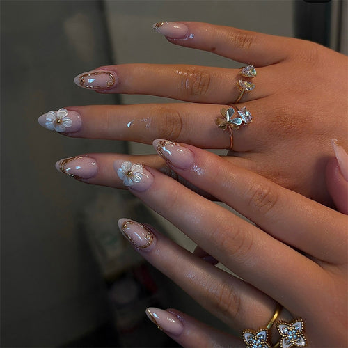 Luxurious Press-On Nail Art Set with Gold Accents Bowlift