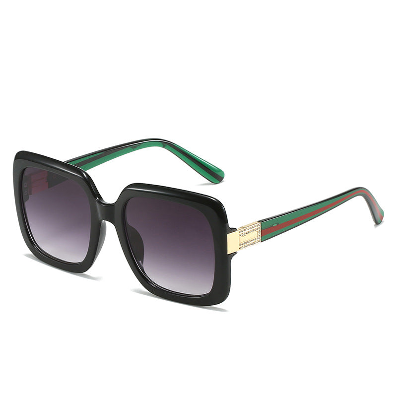 Women's elegant oversized sunglasses with luxurious metal accents Bowlift