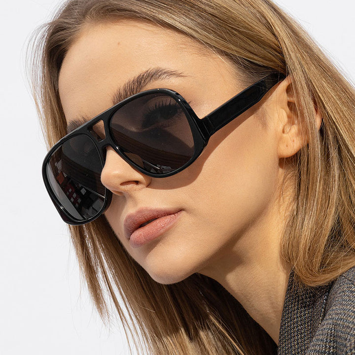 Women trendy oversized sunglasses in modern tortoiseshell pattern Bowlift