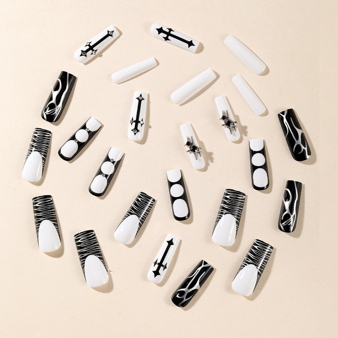 Gothic Chic Nail Art Set Bowlift