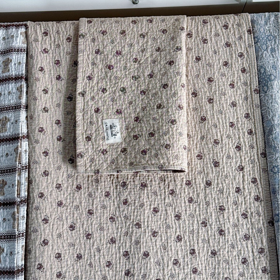 Ladies cuddly blanket with cute horse motif Bowlift