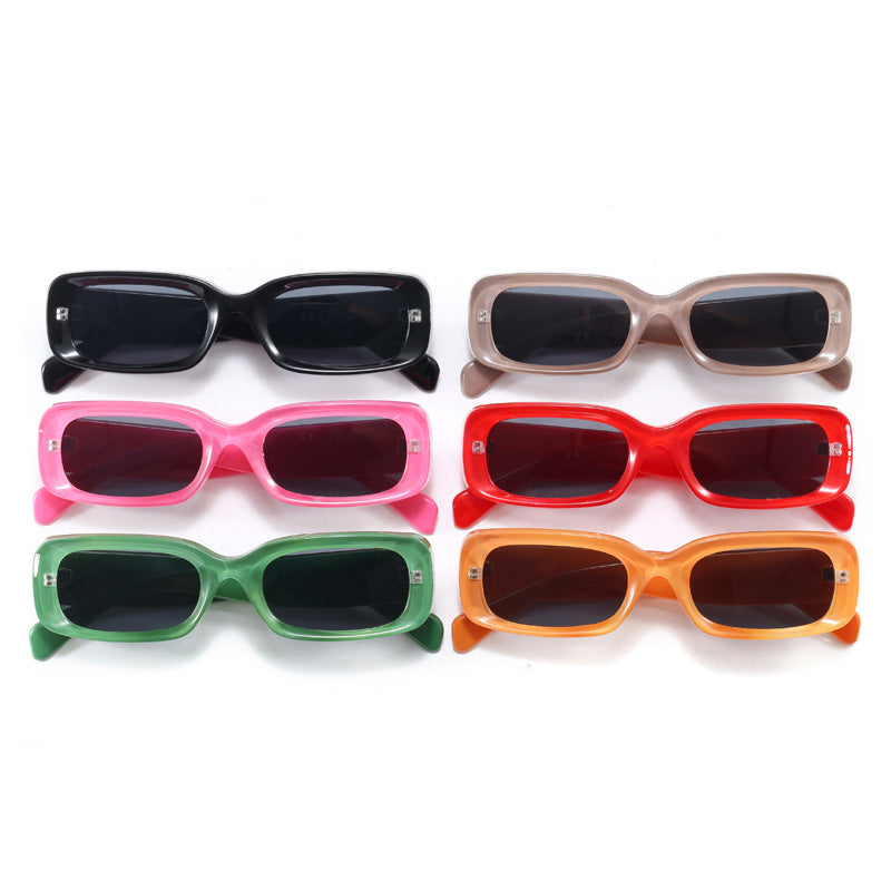 Women's stylish designer sunglasses with fashionable, rectangular frame Bowlift