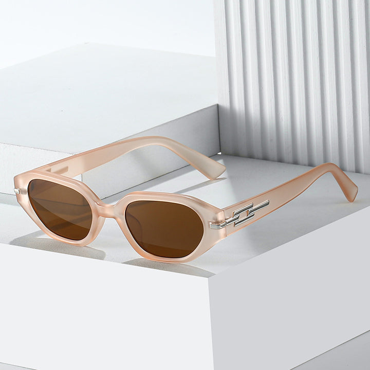 Elegant Retro Inspired Faceted Sunglasses Bowlift