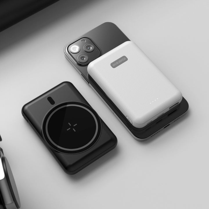 Wireless Powerbank with fast charging and integrated power management technology Bowlift