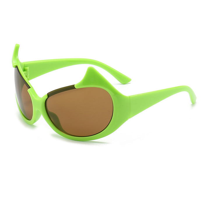 Women's extravagant fashionable sunglasses with striking curved frames Bowlift