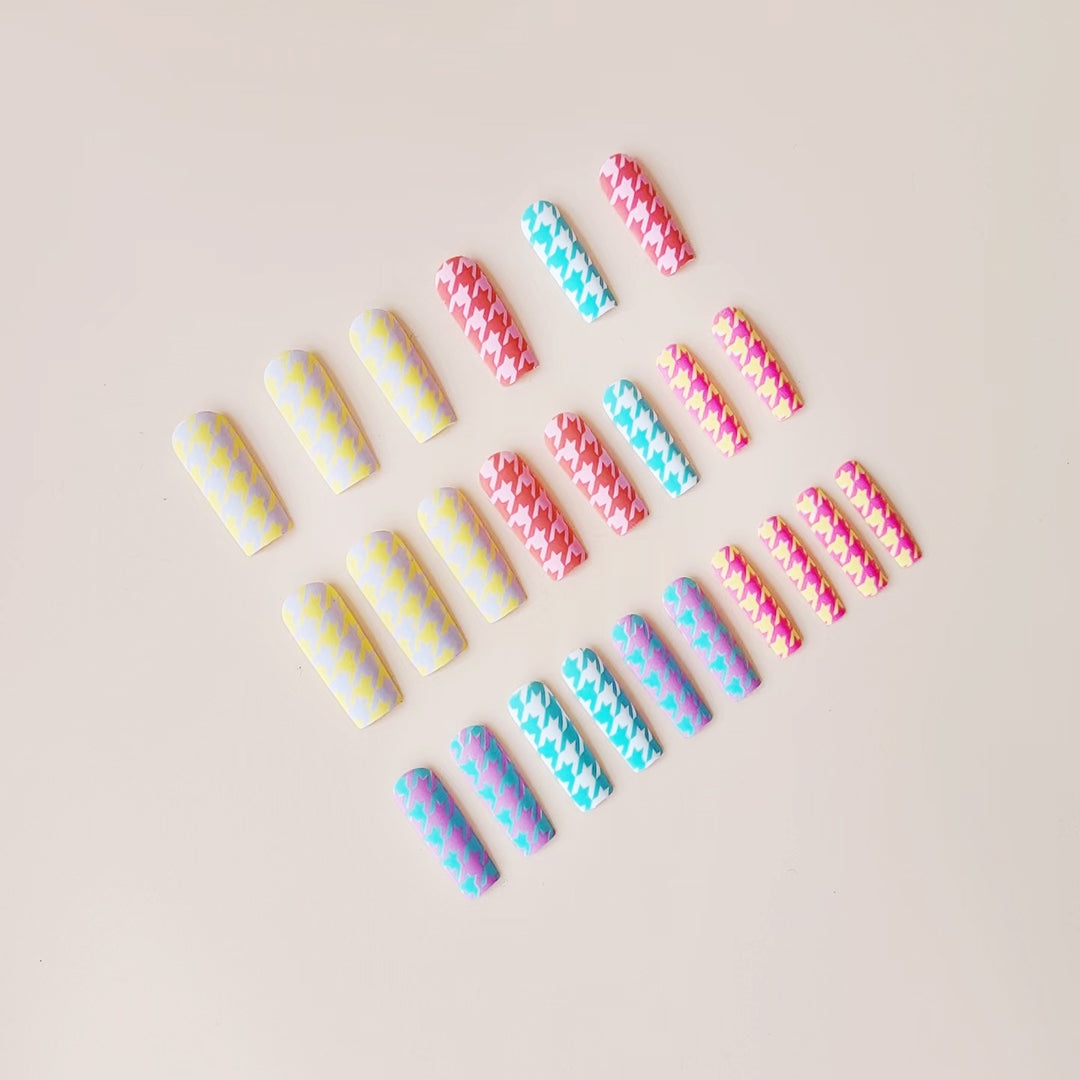 Fashionable houndstooth pattern artificial nail set Bowlift