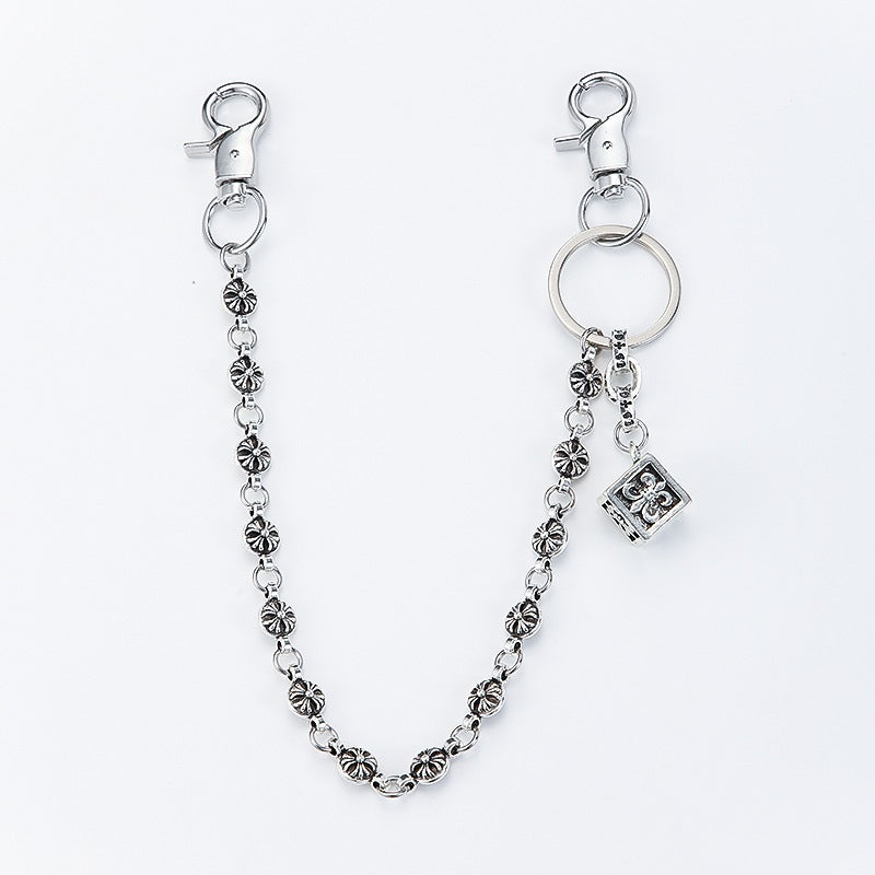 Fashionable keychain with filigree chain design Bowlift