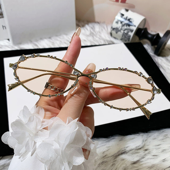 Women's extravagant oversized sunglasses with futuristic design Bowlift