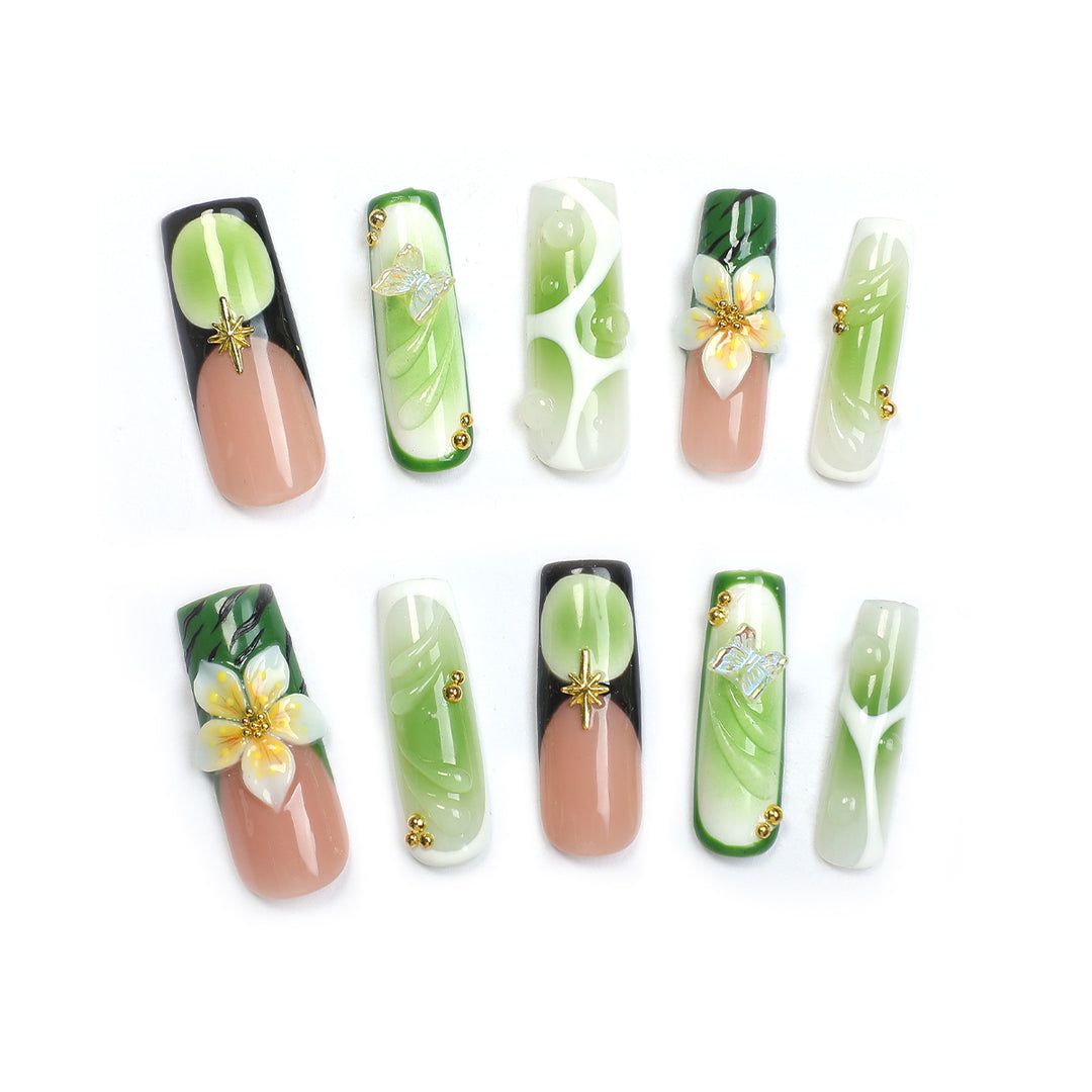 Creative nail art set with elegant floral decorations Bowlift