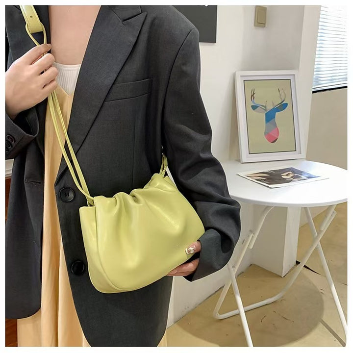 Chic Slouchy Handbag Bowlift
