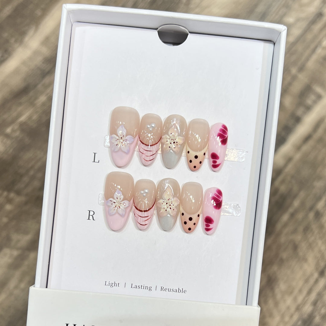 Floral and Polka Dot Press-On Nail Set Bowlift