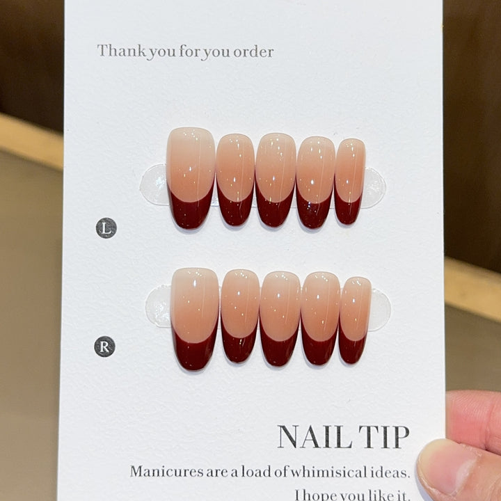 Elegant artificial nails with modern gradient effects Bowlift