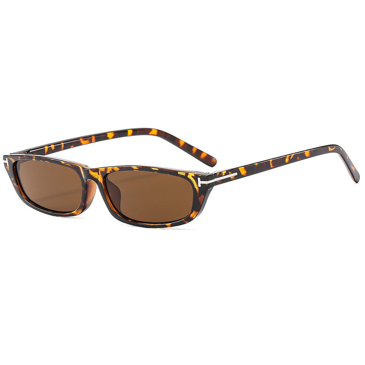 Women's fashionable sunglasses in striking retro style Bowlift