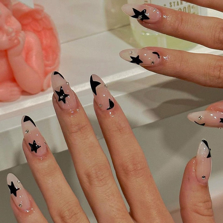Artistic Press-On Nail Set with Star Design Bowlift