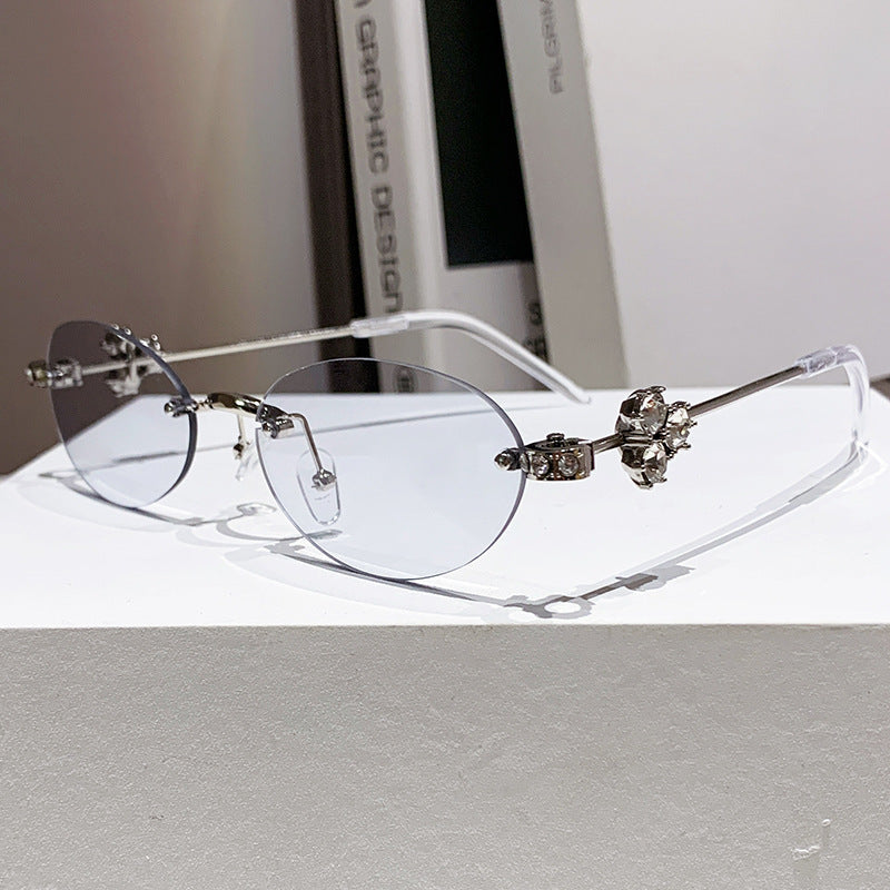 Ladies elegant sunglasses with geometric frame Bowlift