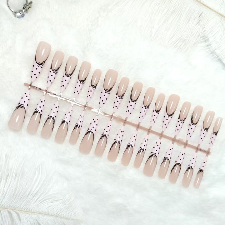 Trendy Nail Art Bowlift