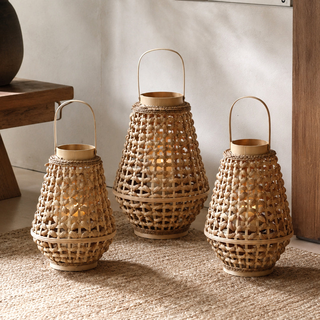 Elegant lantern made of braided rattan Bowlift