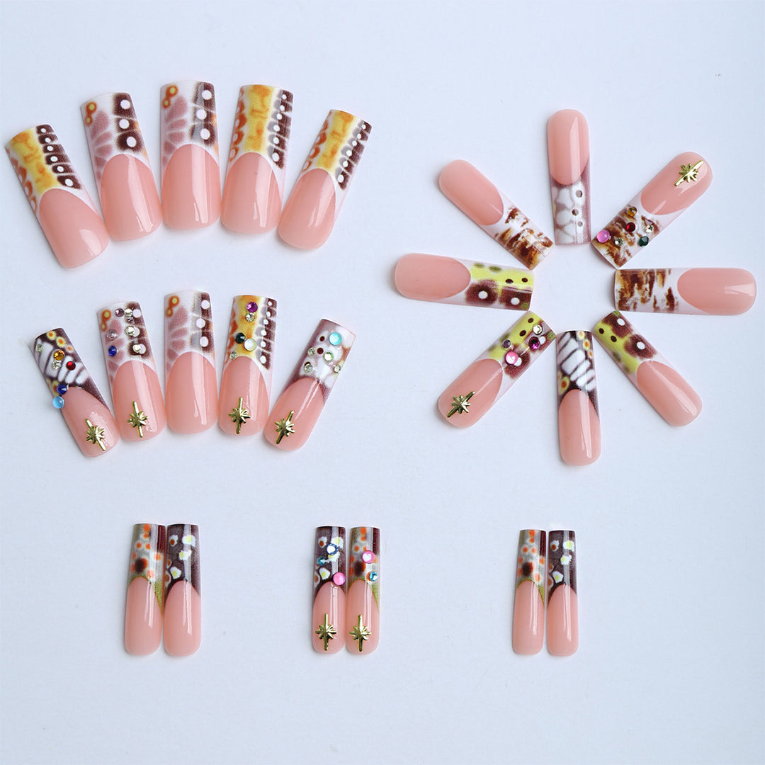 Stylish artificial nails with sparkling accents Bowlift