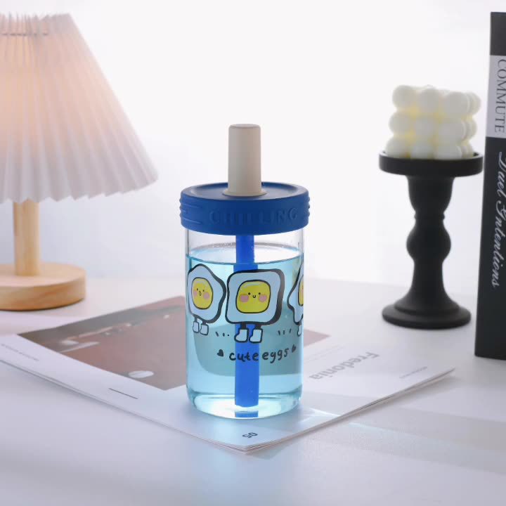 Women creative drinking container with practical silicone surface and playful animal design Bowlift