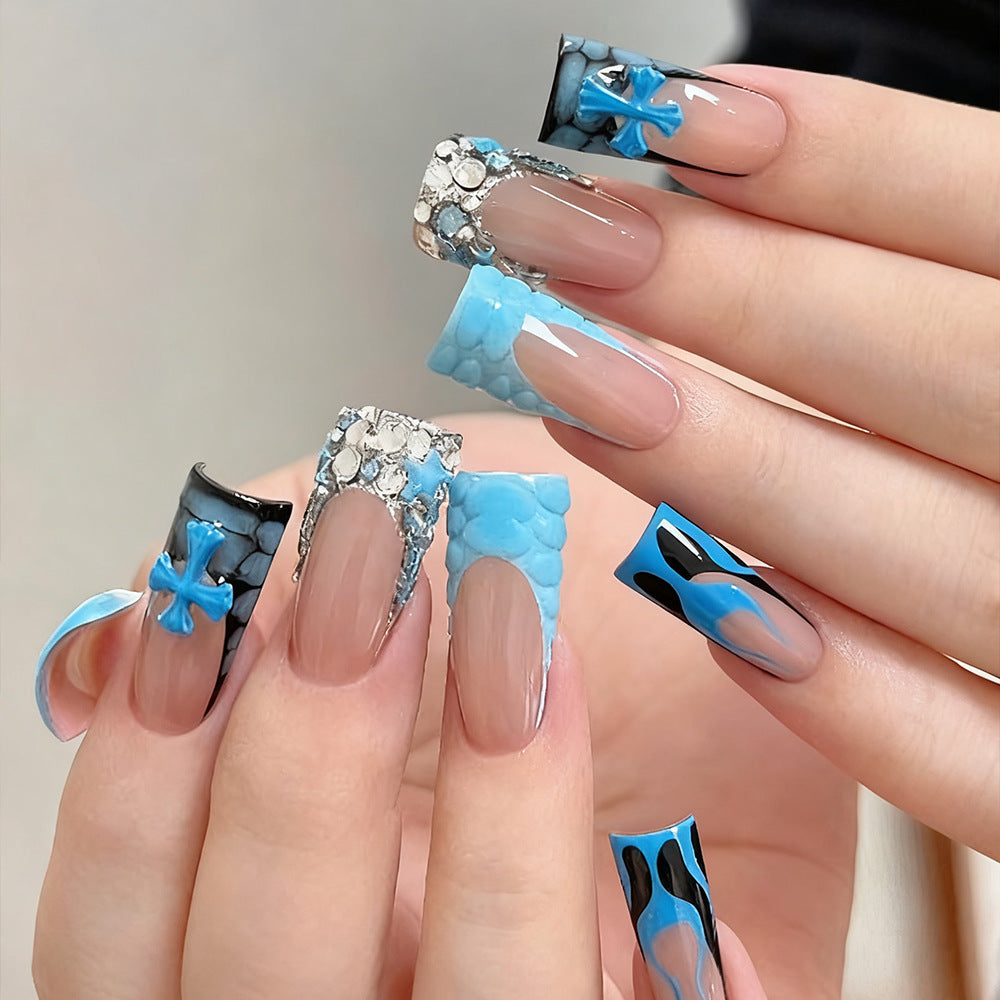 Artificial nails with floral 3D applications Bowlift