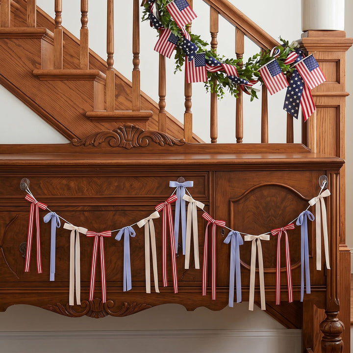 Unisex decorative bow garland with long ribbons and self-adhesive hangers Bowlift