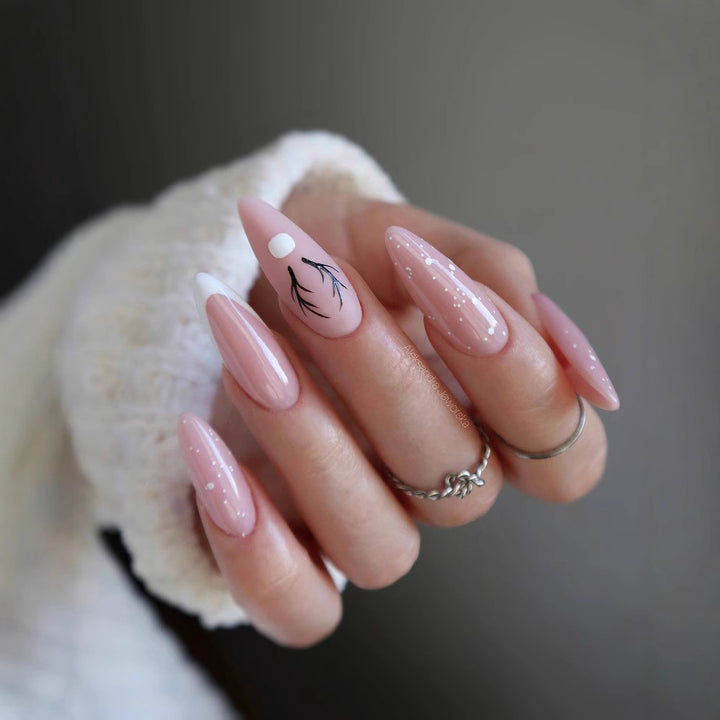Artistic Winter-Themed Nail Art Bowlift