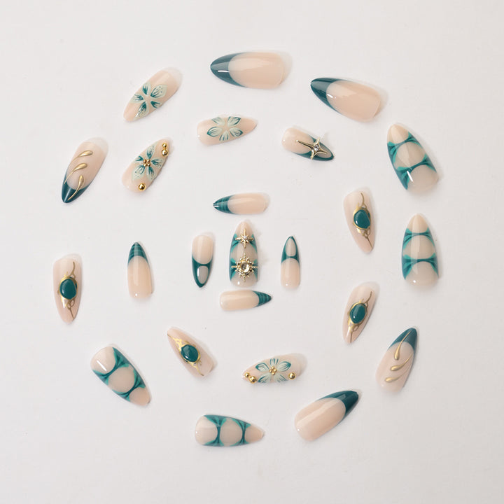 Creative Nail Art Set with Elaborate Flower and Gold Decorations Bowlift