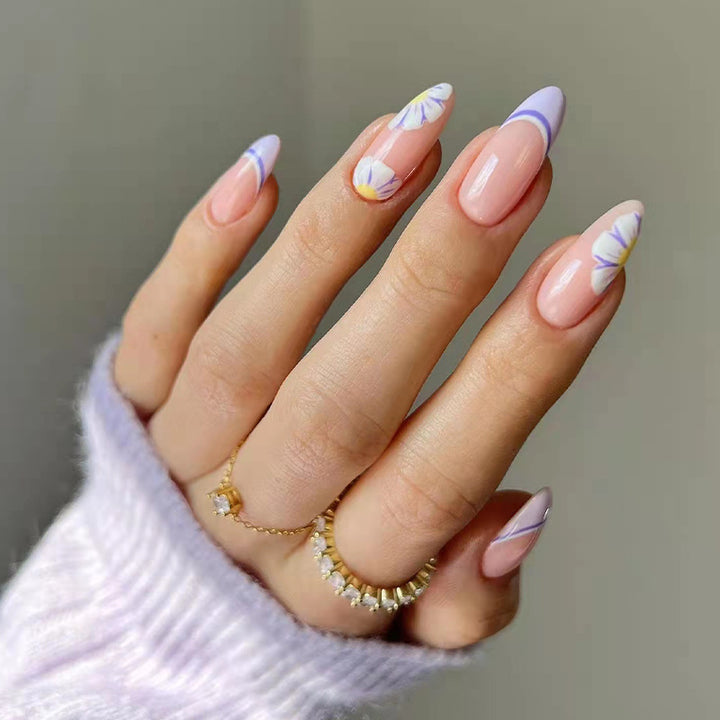 Artistic nail art with flower and ombre effects Bowlift