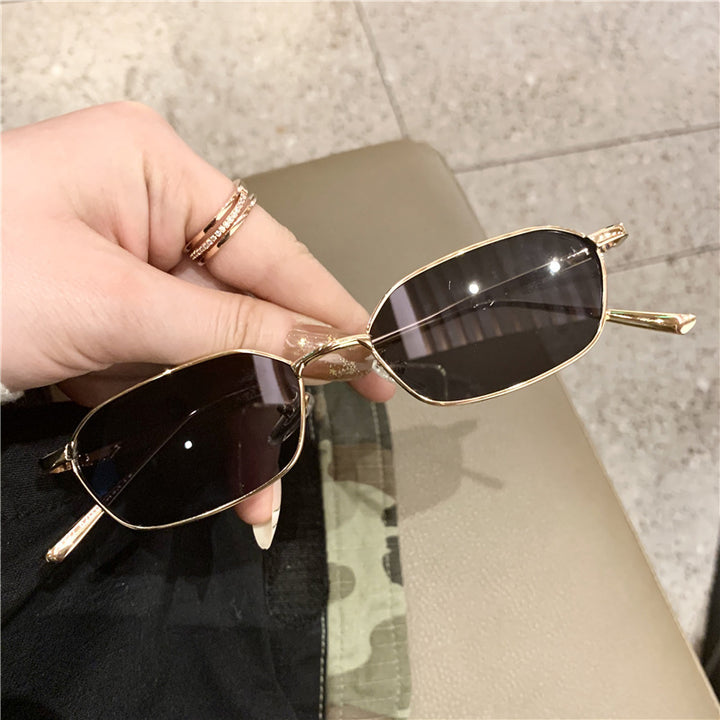 Women geometric sunglasses in minimalist design Bowlift