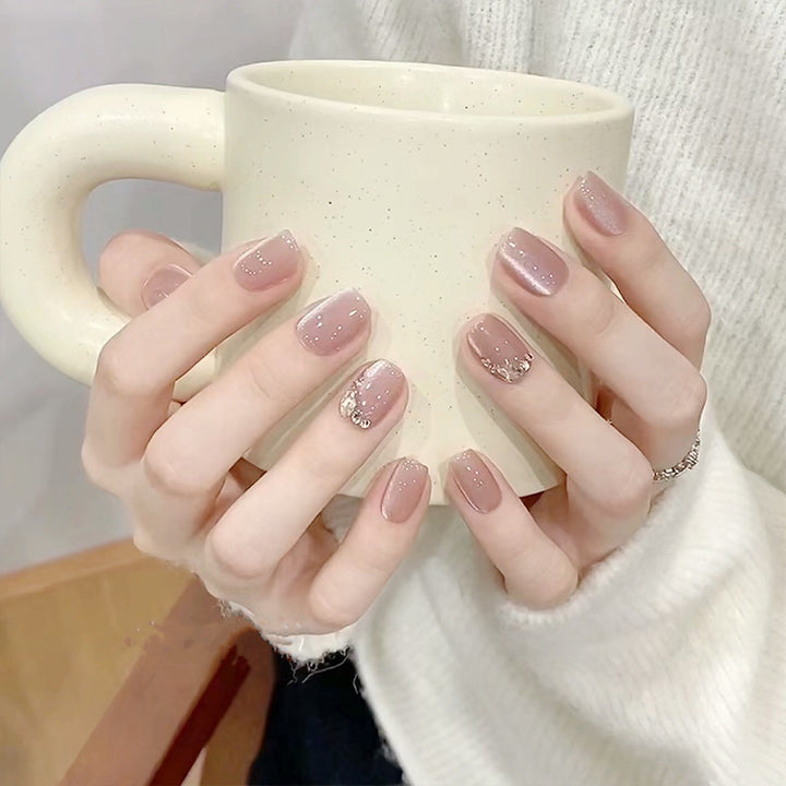 Glittering artificial nail tips with elegant details Bowlift