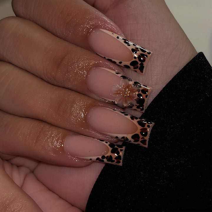 Artistic Floral Leopard Print Press-On Nails Bowlift