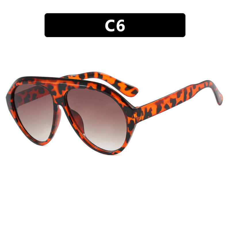 Women's oversized sunglasses with stylish design and protective UV filter Bowlift