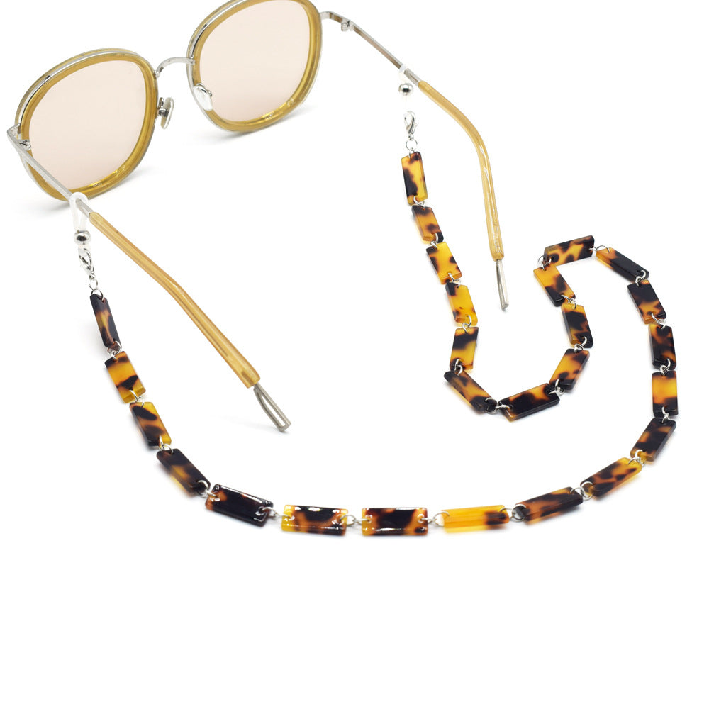 Stylish Tortoiseshell Pattern Eyewear Chain Bowlift