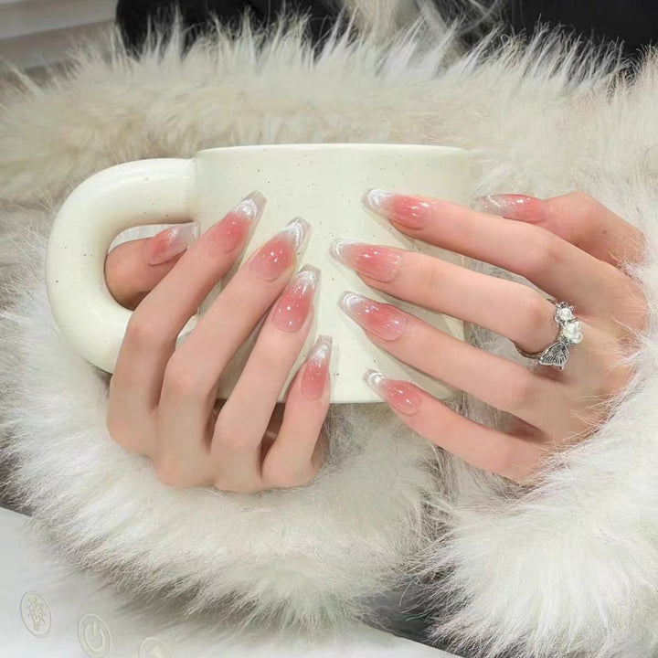 Elegant and Stylish Artificial Nails with Practical Design Bowlift