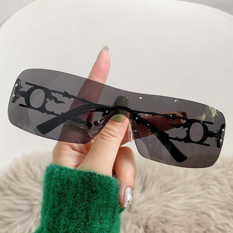 Ladies fashionable sunglasses with innovative design Bowlift