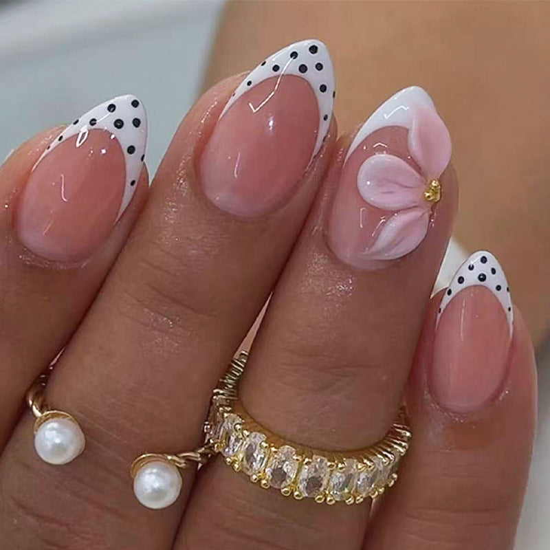 Stylish Press-On Nail Set Bowlift