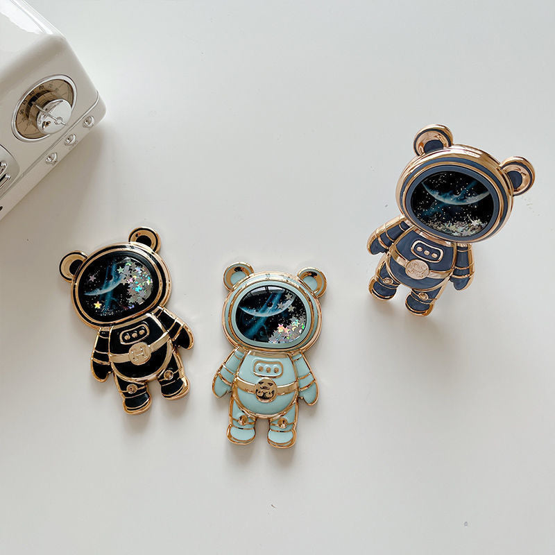 Astronaut Brooch Bowlift