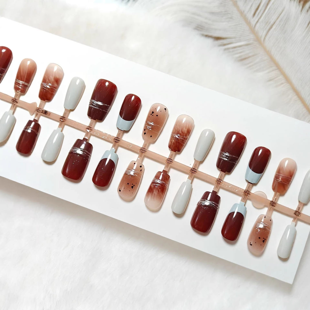 Artificial nails with elegant decorative accents Bowlift