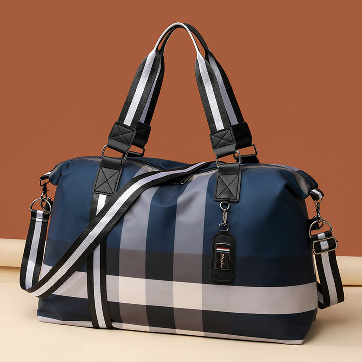 Sporty travel bag with intelligent compartment design Bowlift