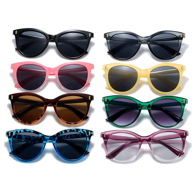 Women's fashionable cat-eye sunglasses with striking design Bowlift