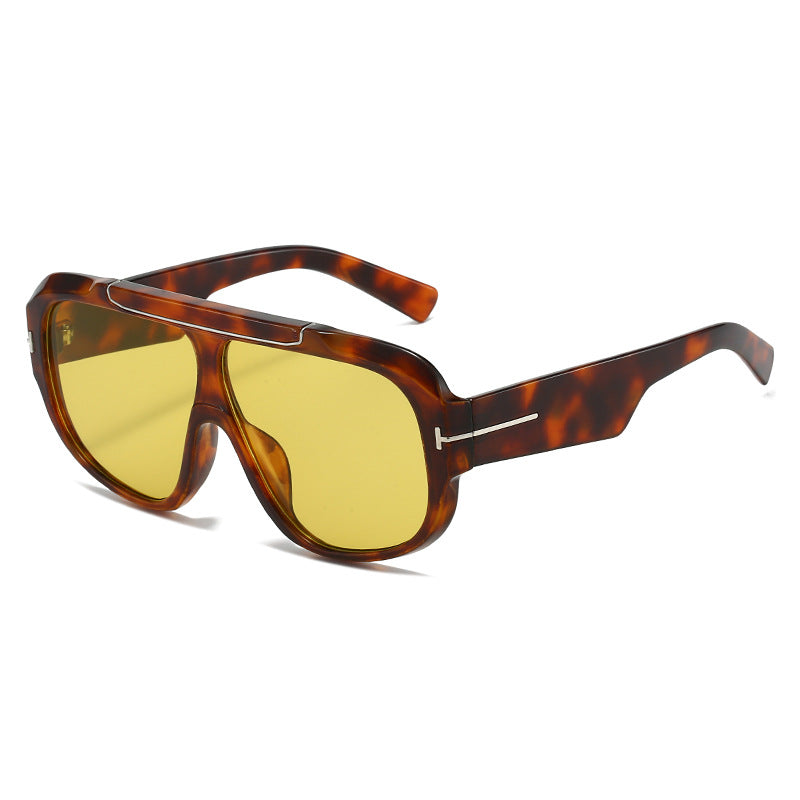 Ladies sporty sunglasses with stylish full rim design Bowlift