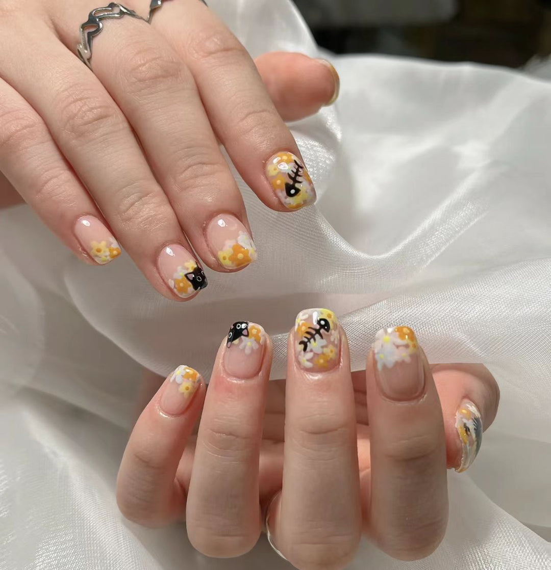 Decorative Stiletto Press-On Nails with Elegant Detailing Bowlift