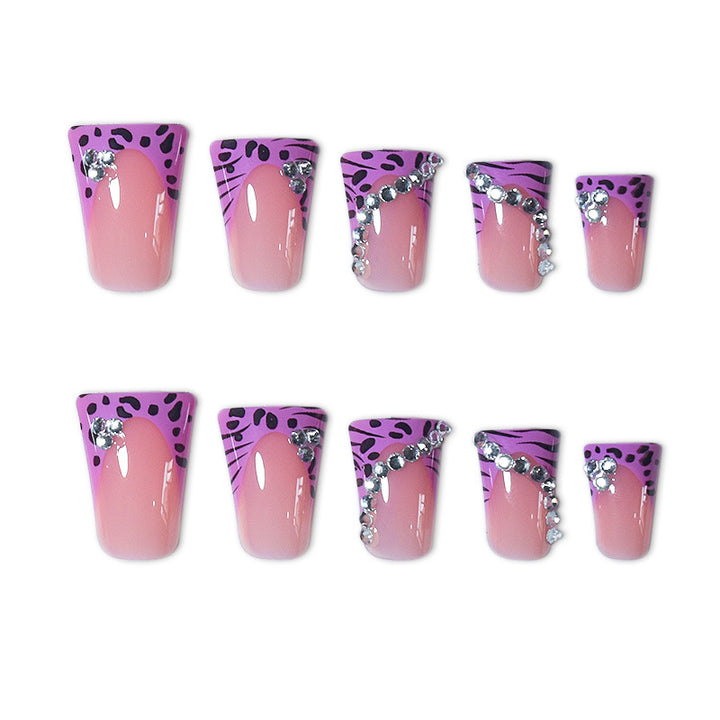 Glamorous Press-On Nail Set with Decorative Accents Bowlift