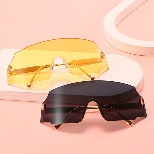 Women's sporty safety sunglasses with modern, transparent design Bowlift