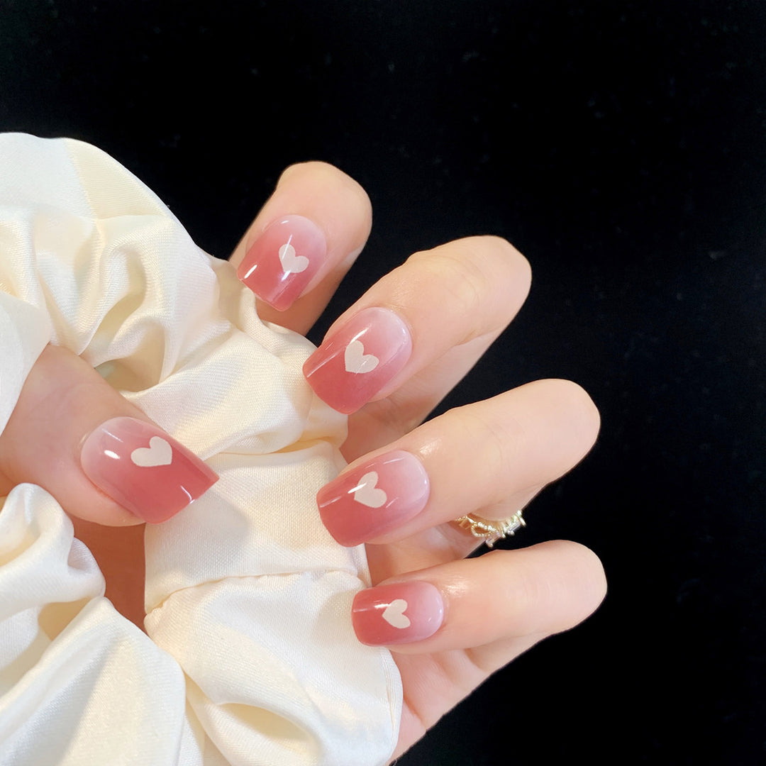 Artful nail extensions with an elegant leaf pattern Bowlift