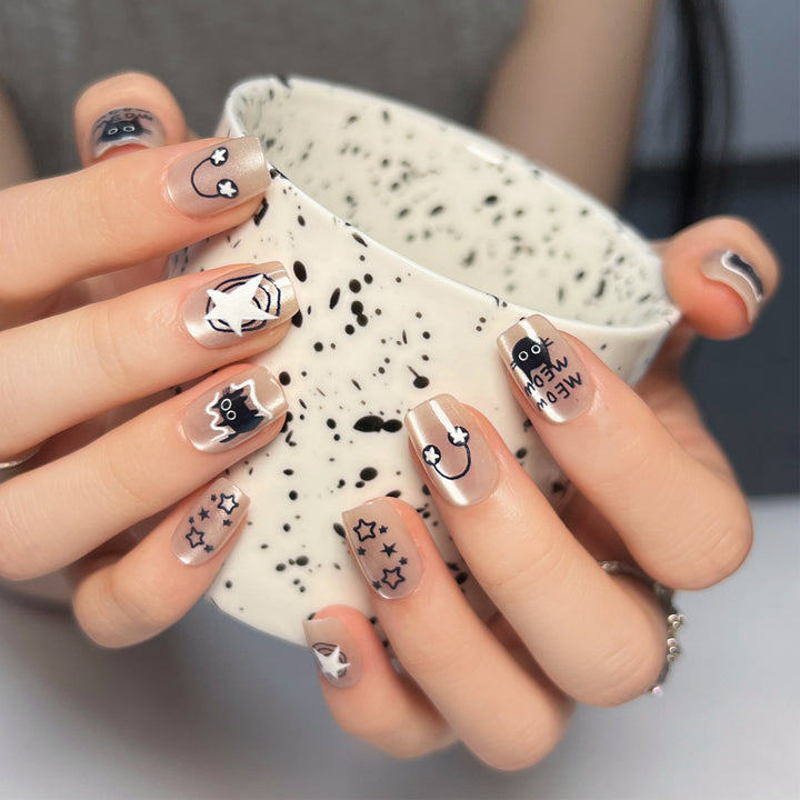 Artificial nail art with cat designs Bowlift
