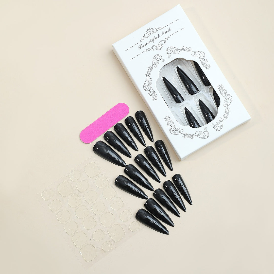 Artificial Nail Set with pointed and shiny nails Bowlift